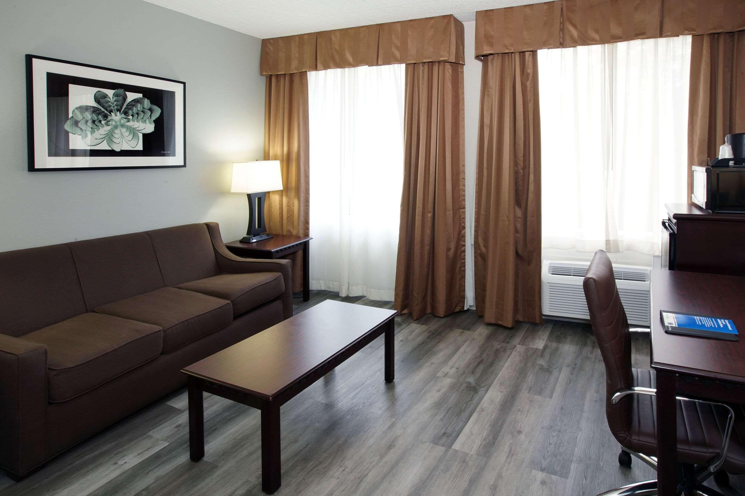 Best Western Paramus Hotel & Suites Exterior photo