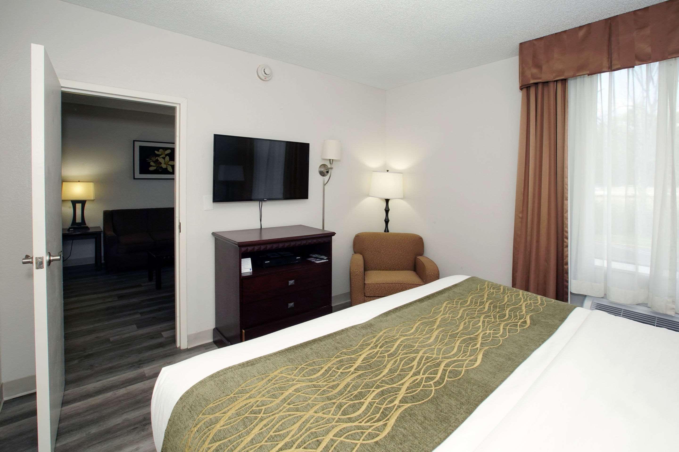 Best Western Paramus Hotel & Suites Exterior photo