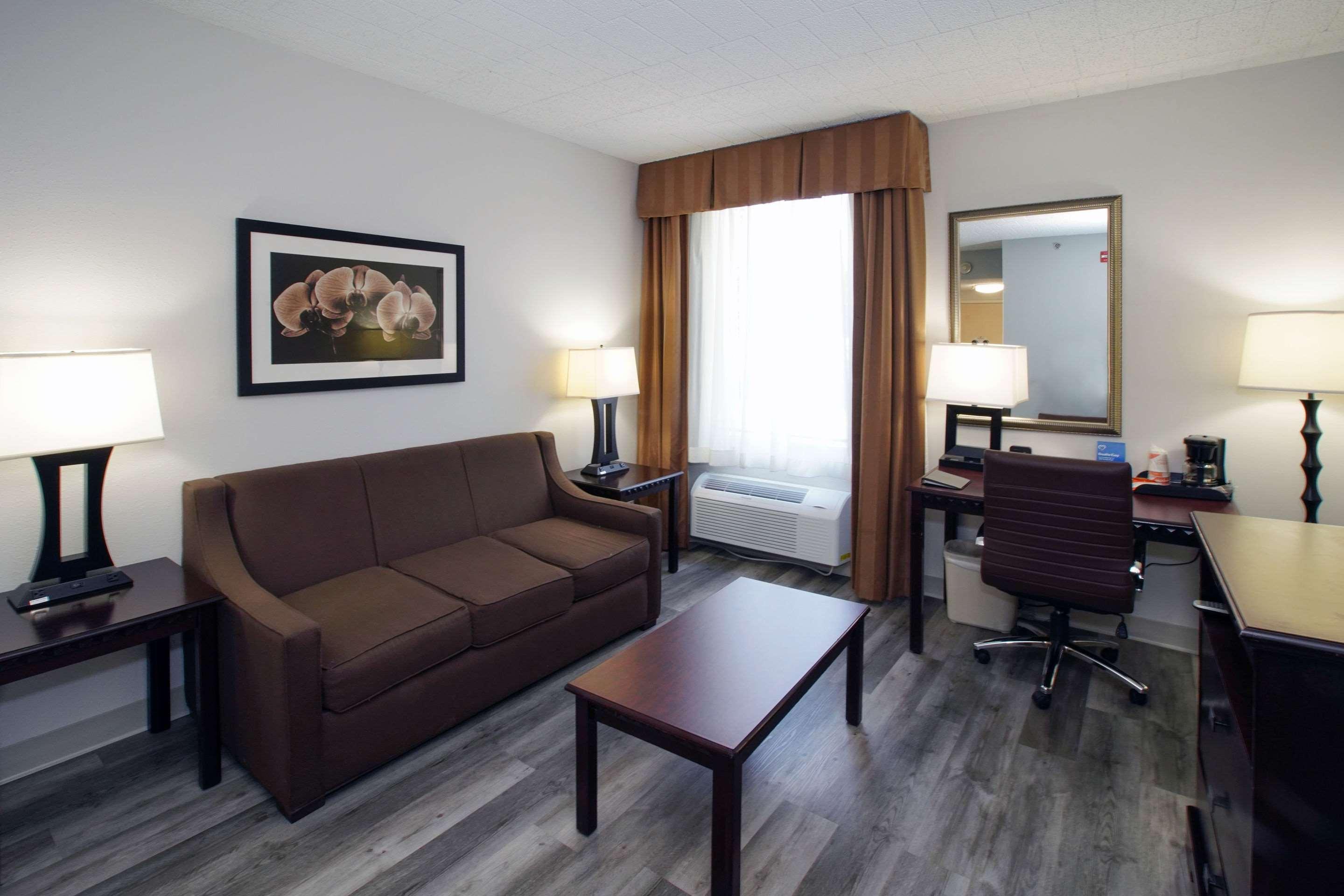 Best Western Paramus Hotel & Suites Exterior photo